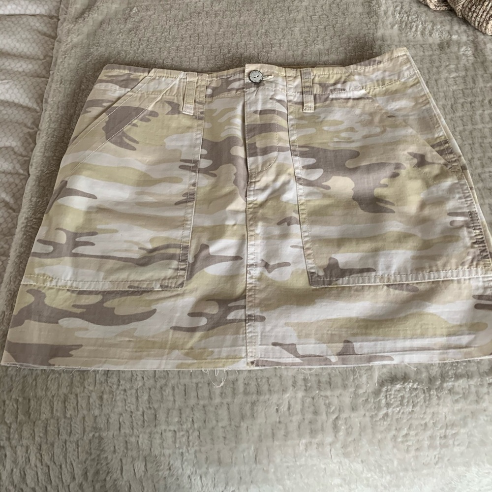 Camouflage print skirt